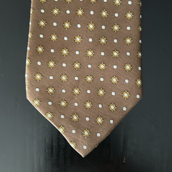 Bijoux Terner Cappuccino Brown Silk Tie, Gold & White Pattern, Perfect for Fall - Picture 6 of 12